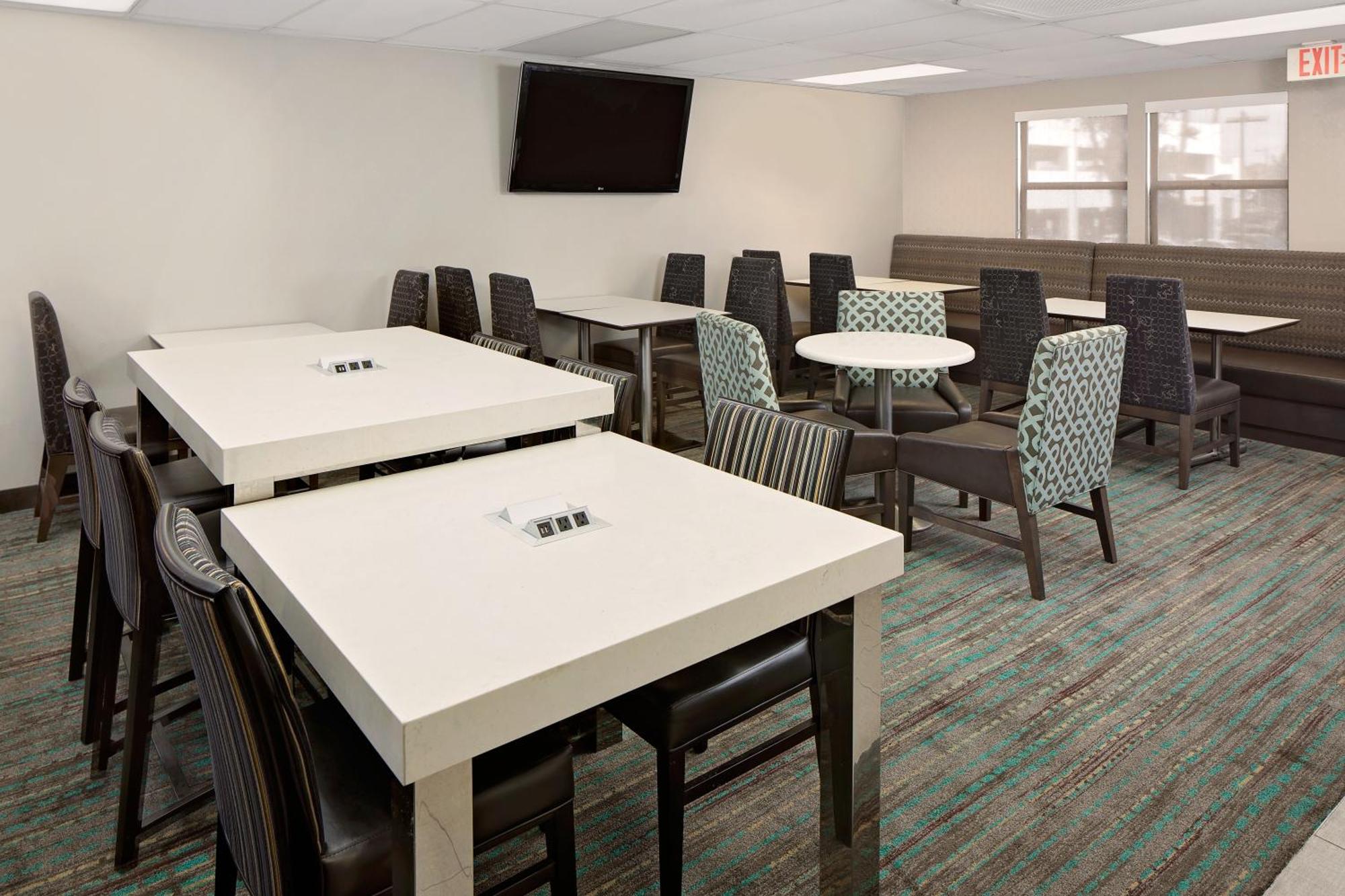Residence Inn Ontario Airport Экстерьер фото